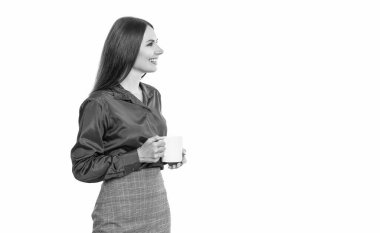 İş kadınının şirketten ayrılması. Ofiste kahve molası. Kahve molasındaki iş arkadaşım beyazla izole edilmiş. Bardaklı iş kadını. İş görüşmesi yapan bir kadın. Boşluğu kopyala.