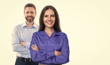 İş liderliği ve başarı. Lider, liderliği temsil ediyor. Başarılı iş adamları. İşletme lideri beyazları soyutladı. Ofiste iki meslektaşım var. İş arkadaşı olan iş adamları. Lider olmak.
