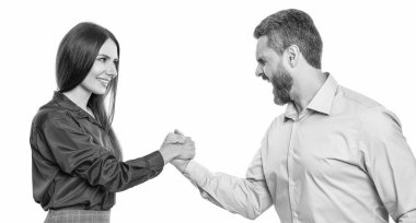Liderlik için rekabet. İş rekabeti. Güreşte yarışan iş adamları beyazların izole edilmiş halindeler. Ofiste karşılaşma. İş rakipleri bilek güreşi yapıyor. Güven ve başarı.
