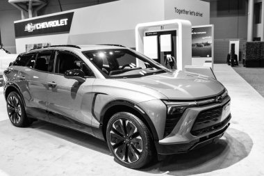 New York City, ABD - 27 Mart 2024 Chevrolet Blazer EV RS elektrikli araba New York Uluslararası Otomobil Fuarı, köşe görünümü.