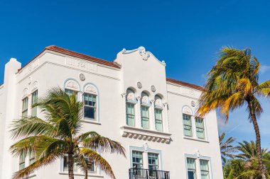 Tarih Bölgesi. Art deco mimari bölgesi. Art Deco. Miami sahilinin modern binası. Ocean Drive 'daki Miami South Beach. Art Deco mimarisi. Mimari bina. Seyahat ipuçları.