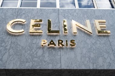 Miami, Florida, ABD - 16 Şubat 2025: Celine Paris marka logo. Celine Paris adında bir moda aksesuarı markası. Logotype şirketi Celine Paris.