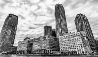 New York, Jersey City, ABD - 20 Aralık 2023: 99 Hudson Caddesi, NJ New Jersey 'de gökdelen mimarisi.