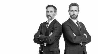 Başarılı iş adamı. İş ortakları beyazlar üzerinde izole edilmiş. Takım elbiseli iki iş adamı. İş adamı, patron ve CEO. Çalışanı olan profesyonel bir işletme müdürü. Hırslı iş adamı. Pankart.