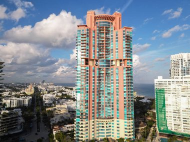 Güney Sahili, ABD 'deki mimari manzarası. Skyline panorama. Miami Güney Sahili hava manzarası. Florida, Miami gökdeleninde gökyüzü. Miami 'nin güney sahili..