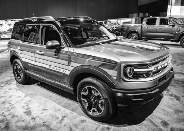 New York City, ABD - 27 Mart 2024 Ford Bronco Spor Serbest Tekerlekli Araç New York Uluslararası Otomobil Fuarı, köşe manzaralı.