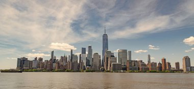 New York, New York Birleşik Devletleri. Manhattan 'ın ortasındaki New York şehrinin ufuk çizgisi. ABD, New York, New York, Manhattan. Amerikan finans başkenti. Aşağı Manhattan silueti. New Jersey 'den New York. Manhattan şehir merkezi..