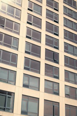Ön cephe mimarisi. Bina arka planı. Binanın penceresi. Mimari detay. Mimarinin arka planı. Modern arka plan. Modern cephe arka planı. Mimari.