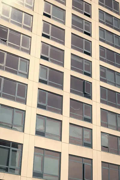 Ön cephe mimarisi. Bina arka planı. Binanın penceresi. Mimari detay. Mimarinin arka planı. Modern arka plan. Modern cephe arka planı. Mimari.