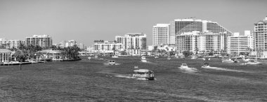 Fort Lauderdale, Florida, ABD - 25 Mart 2023 Florida 'nın Fort Lauderdale kıyı şeridi panoramik manzarası.