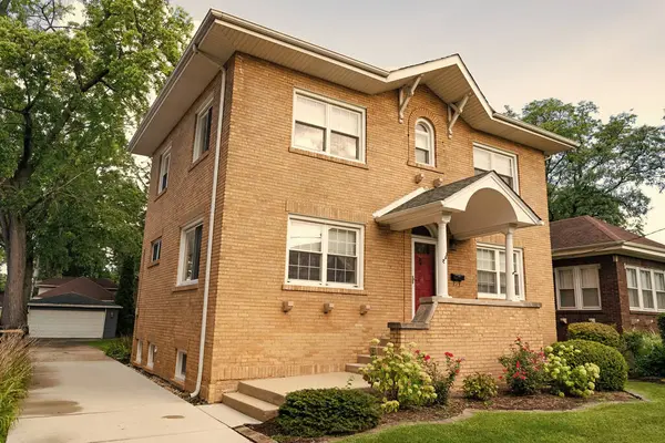 Ev sigortası. Mahallede mülk. Gelişmiş bölgede ikamet eden bir ev. Emlak sigortası ve gayrimenkul. Banliyö mahallesi. Özel mülk. Kiralama özellikleri.