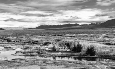 Thingvellir Ulusal Parkı İzlanda 'da. İzlanda sonbahar doğa manzarası. Şeyler vellir doğa. Thingvellir Park Nehri. Nehir İzlanda 'da sonbaharda. Sonbahar manzarası. Thingvellir sonbahar manzarası.