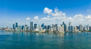 Brickell gökdelenlerinin hava görüntüsü. Miami şehir merkezinin modern manzarası