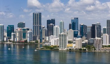 Brickell gökdelenlerinin hava görüntüsü. Miami şehir merkezinin modern manzarası