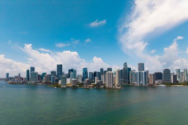 Miami finans bölgesinin manzara manzarası. Brickell, Miami 'de. İkonik binaları olan Miami şehir manzarası. Miami şehir manzarası