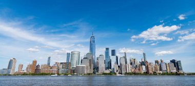 New York, New York Birleşik Devletleri. Manhattan 'ın ortasındaki New York şehrinin ufuk çizgisi. ABD, New York, New York, Manhattan. Amerikan finans başkenti. Aşağı Manhattan silueti. New Jersey 'den New York. Manhattan şehir merkezi..