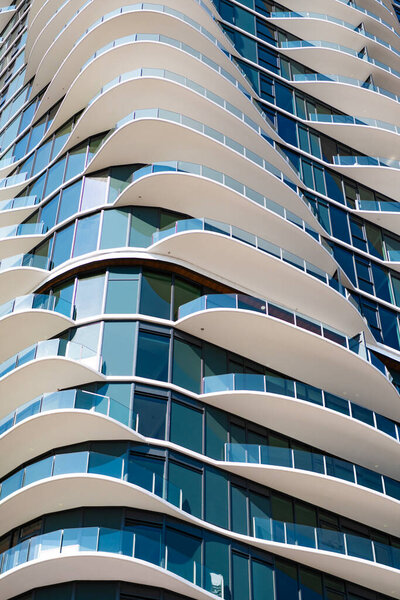 Архитектурные внешние детали. Структурный внешний фрагмент. Здание современной архитектуры. Архитектурное здание с деталями. Структура здания. Структурное здание.