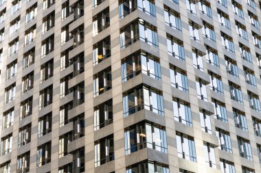 Mimari yansıma. Mimarlık. Bina arka planı. Cam bina penceresi. Mimari detay. Mimarinin arka planı. Modern cam arka plan. Yansıtıcı cam arkaplan.