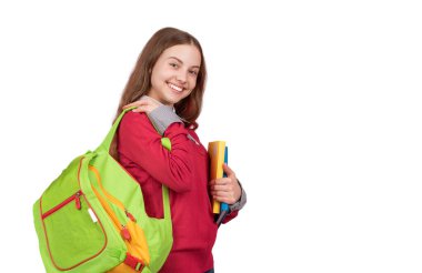 Eylül 'de çalışma zamanı. Bilgi ve eğitim. Okul eğitimi. Öğrencilerin yaşam bayrağı. Okula dönelim. Okul çantalı kız. Ergenlik için eğitim. Beyaz tenli genç kız.