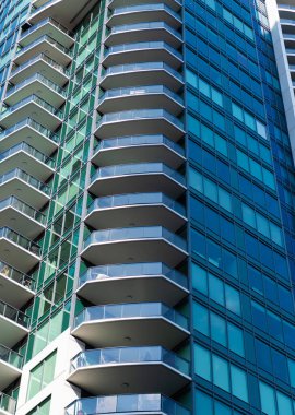 Arkaplan mimarisi. Modern cam arka plan. Camdan dış plan. Mimarlık. Dış mimari inşaatı. Bina arka planı. Cam yansıtıcı bina. Mimari ayrıntı.