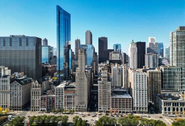 Gökdelen iş alanı. Chicago şehir manzarası. Chicago şehir merkezi silueti. Modern iş şehri mimarisi. Business City bölgesiyle şehir manzarası. Chicago şehir manzarası gökyüzü mimarisi.