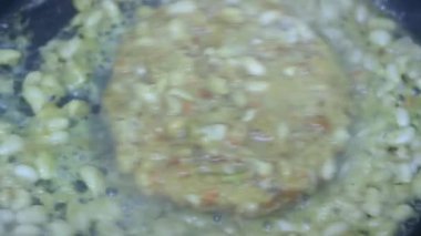 Sıcak bir tavada ısınma, ev yapımı donmuş beyaz fasulye, makro