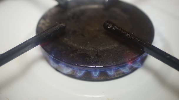 Close Burning Natural Gas Gas Stove Burner — Stock Video