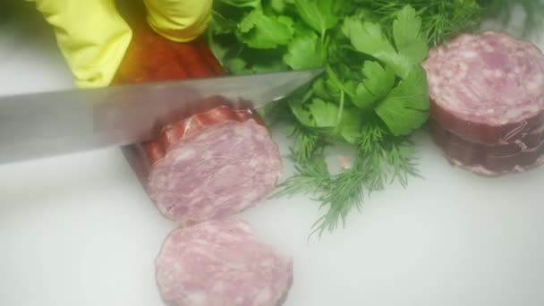 Hand Knife Cuts Sausage White Cutting Board Close — Video