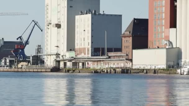 Flensburg Németország 2023 Június Ryvar Teherhajó Flensburg Kikötőjében — Stock videók