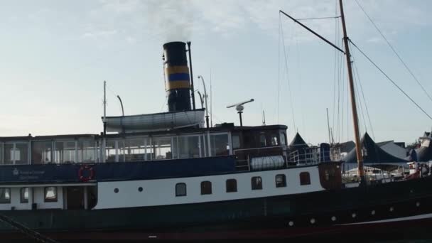 Flensburg Tyskland Augusti 2023 Passagerare Ångfartyg Alexandra Körs Ångmaskin Och — Stockvideo
