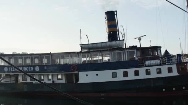 Flensburg Tyskland Augusti 2023 Passageraren Ångfartyg Alexandra Drivs Ångmaskin Och — Stockvideo