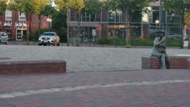  Flensburg, Almanya - 3 Eylül 2023. Komik heykeller.
