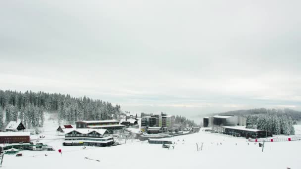 费尔堡 2023年11月18日 在海拔1300多米的高山上 费尔德博格霍夫家庭旅馆被雾笼罩的时间 — 图库视频影像