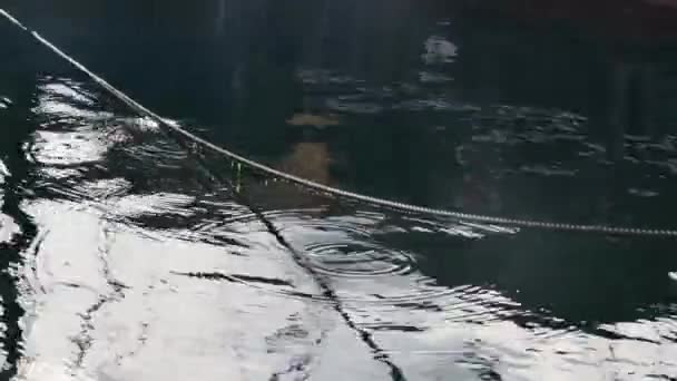 Estiramiento Escalada Cuerda Sobre Mar Wate — Vídeos de Stock