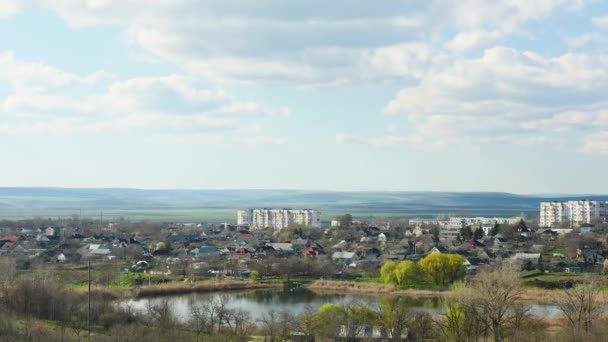 Timelapse Une Vue Sur Lac Une Petite Ville Moldave Début — Video
