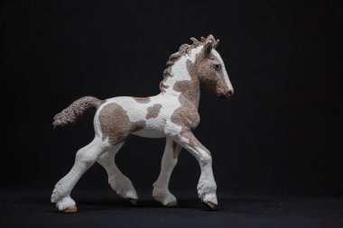 Klasik Polaroid boş kaset, beyaz arkaplanda izole