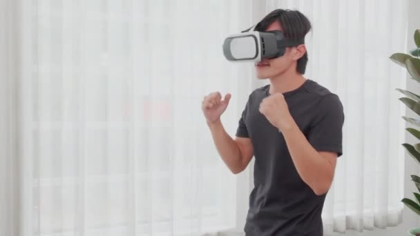 Junge Asiatische Mann Trägt Headset Während Des Trainings Und Der — Stockvideo