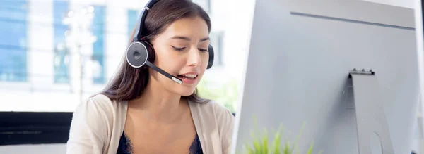 Customer Service Friendly Businesswoman Call Center Operator Support Client Assistance — Stock Photo, Image