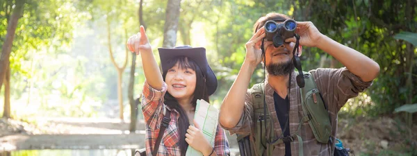 Family Father Daughter Tourist Backpack Hiking Doing Activity While Father — 스톡 사진