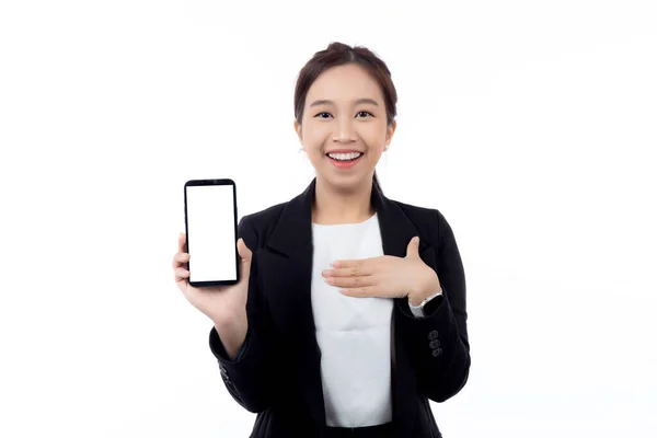 Портрет Молодой Азиатской Бизнес Женщины Показывая Представляя Смартфон Пустым Макетом — стоковое фото