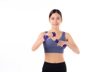 Güzel, genç Asyalı bir kadının dambılı kaldırışı, beyaz arka planda izole edilmiş, kadın spor eğitimi, kas gücü, spor ve sağlık konsepti için dambıl tutuşu..
