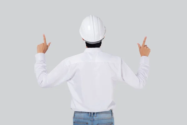 Retrato Jovem Asiático Homem Engenheiro Vestindo Capacete Com Fundo Branco — Fotografia de Stock