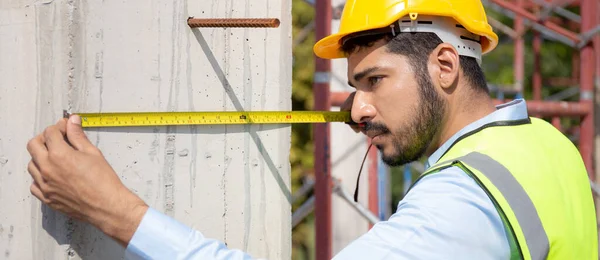 Engineer Young Man Using Tape Measure Check Examining Length Structure — Photo