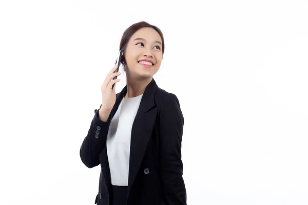 Jovem Asiática Mulher Negócios Terno Falando Telefone Inteligente Isolado Fundo — Fotografia de Stock