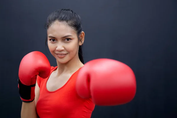 Determinazione Della Giovane Donna Asiatica Che Motivazione Boxe Palestra Fitness — Foto Stock
