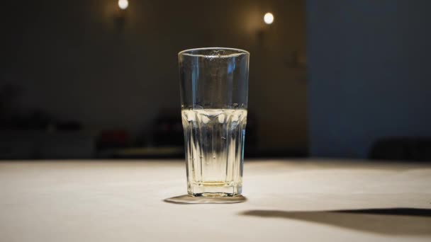 Pouring Carbonated Drink Glass Close Sparkling Drink Soda Cola Foam — Stock videók