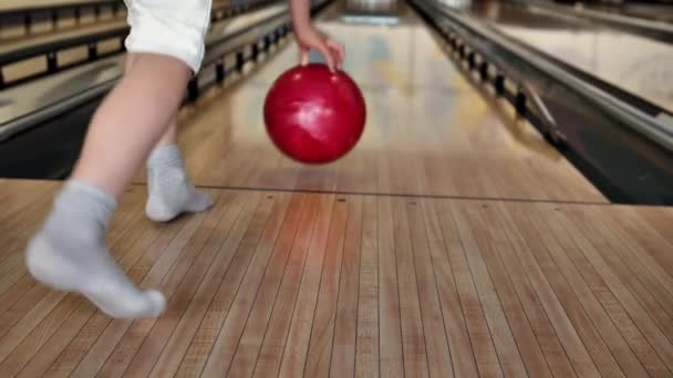 Close Legs Guy Socks Playing Bowling Incorrectly Schoolboy Throws Bowling — Stock Video