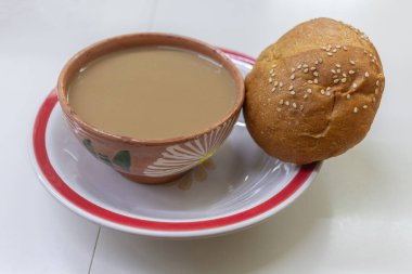 Oaxaca 'da geleneksel kahvaltı, Yema Ekmeği ve Çikolata. Meksika yemeği