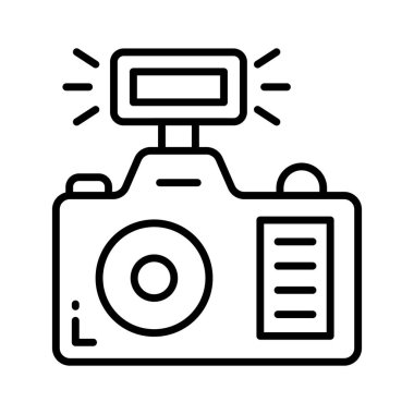 Fotoğraf makinesi lensli ve konsept fotoğrafçılık simgesini moda tarzında gösteren düğmeli fotoğraf makinesi