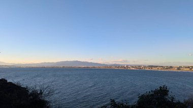 Enoshima adasından güzel okyanusları olan Oyama Dağı